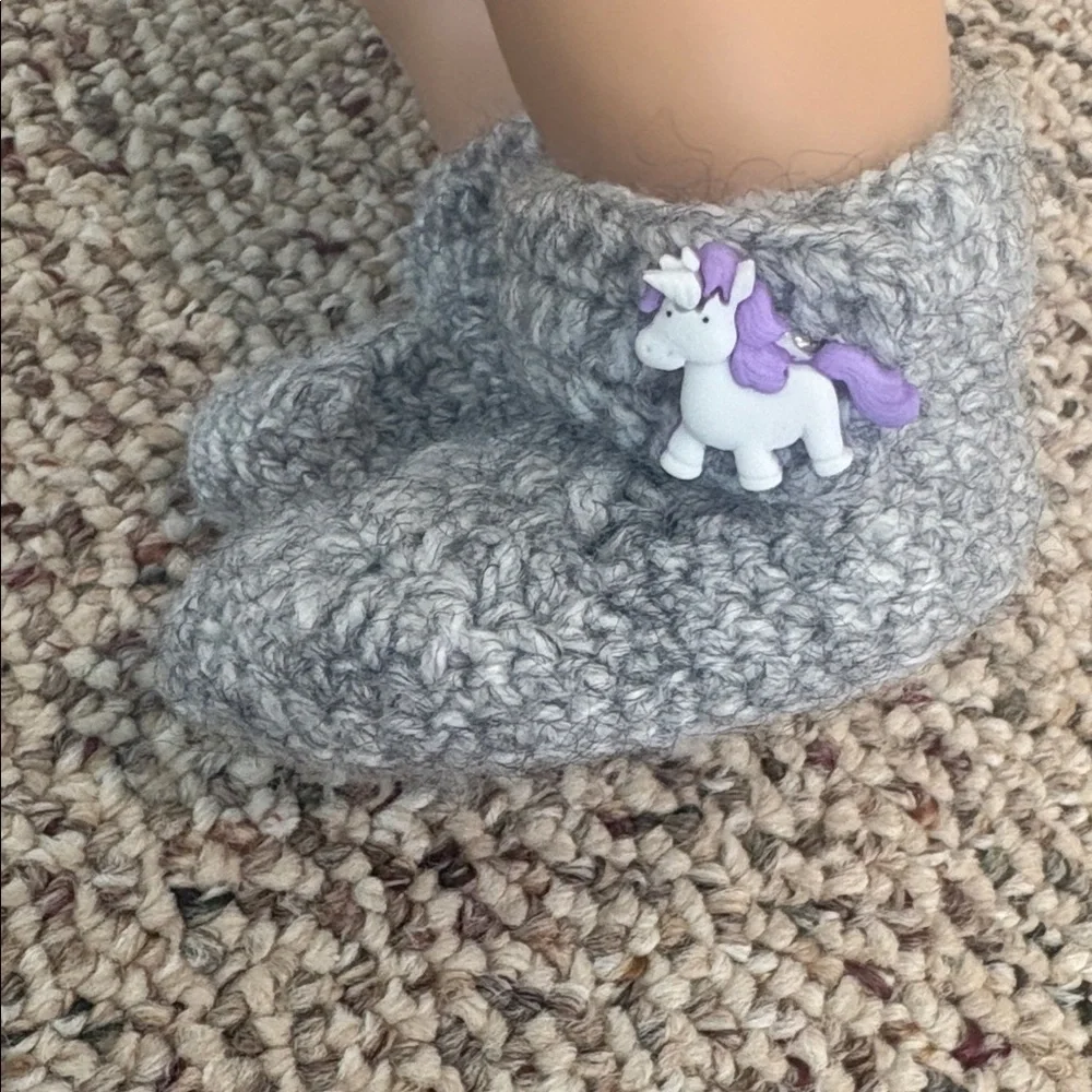 Cozy Gray Crochet Baby Booties with Unicorn Snap